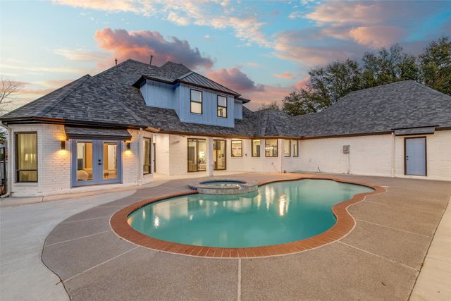 417 Ravenaux Drive, Southlake, TX 76092