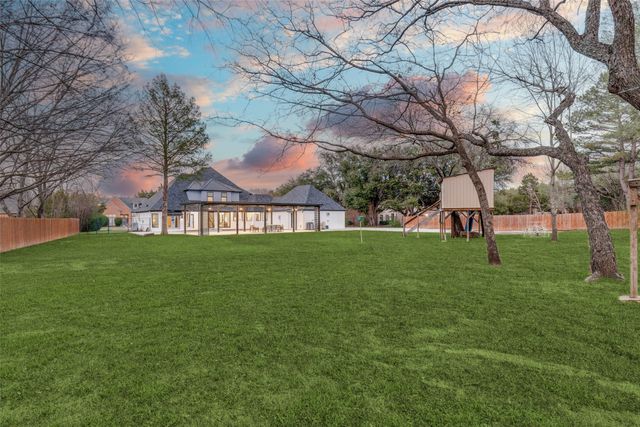 417 Ravenaux Drive, Southlake, TX 76092