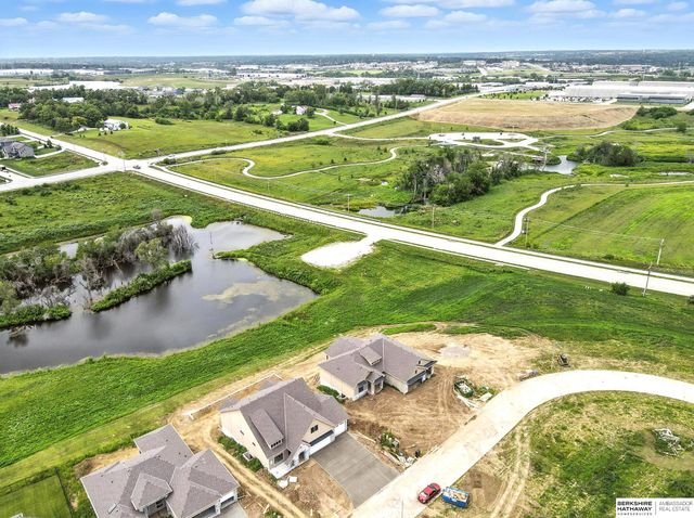 9956 S 118th Street, Papillion, NE 68046