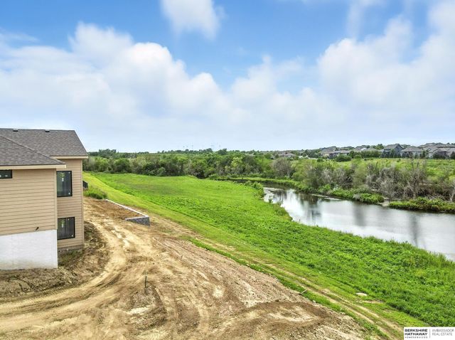 9956 S 118th Street, Papillion, NE 68046