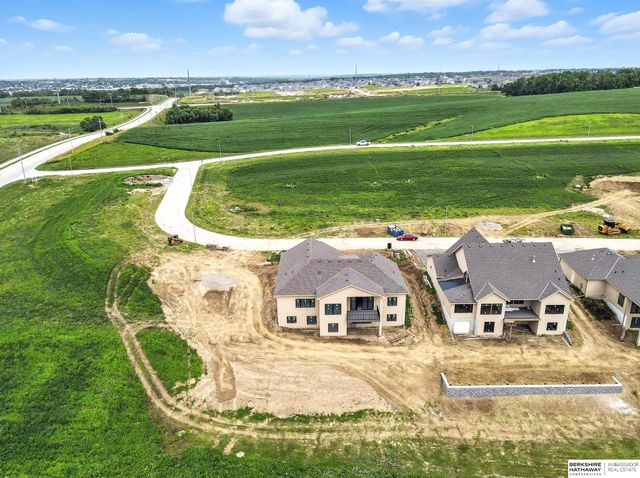 9956 S 118th Street, Papillion, NE 68046