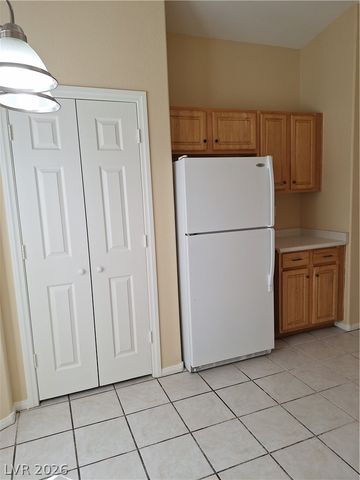 6156 Pine Villa Avenue 201, Las Vegas, NV 89108