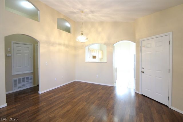 6156 Pine Villa Avenue 201, Las Vegas, NV 89108