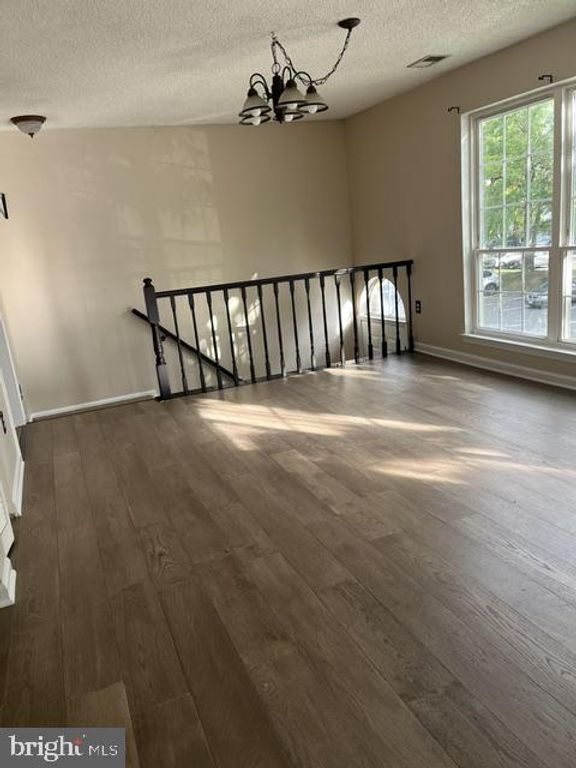 3 VERSAILLES CT, HAMILTON, NJ 08619 — photo 2