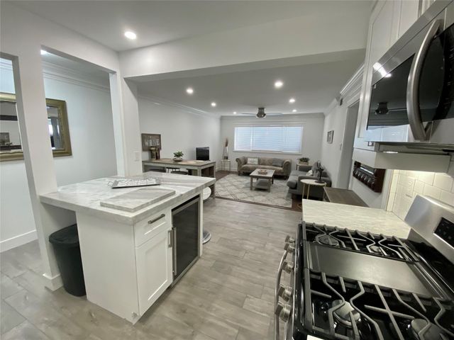 614 Kipling St Street C8, Houston, TX 77006