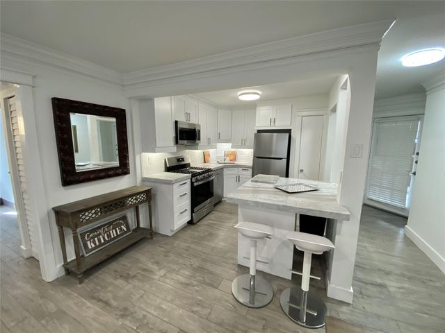 614 Kipling St Street C8, Houston, TX 77006