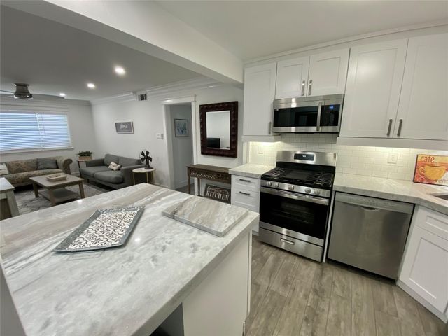 614 Kipling St Street C8, Houston, TX 77006
