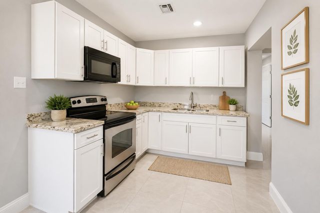 5605 Pinewood Avenue, West Palm Beach, FL 33407