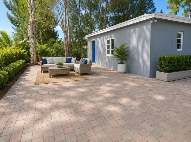 5605 Pinewood Avenue, West Palm Beach, FL 33407