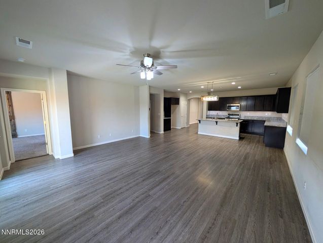 180 Walnut Drive, Fernley, NV 89408