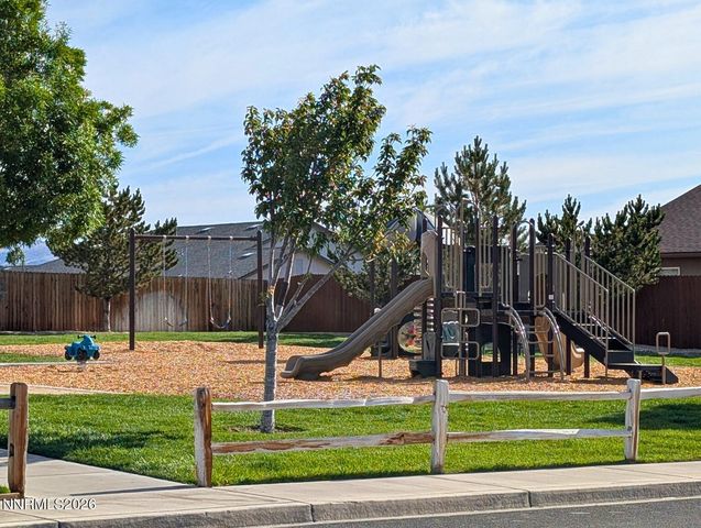 180 Walnut Drive, Fernley, NV 89408
