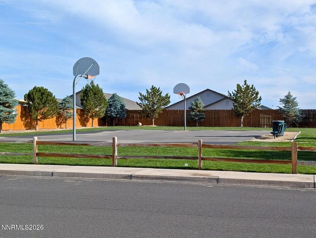 180 Walnut Drive, Fernley, NV 89408