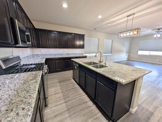 180 Walnut Drive, Fernley, NV 89408
