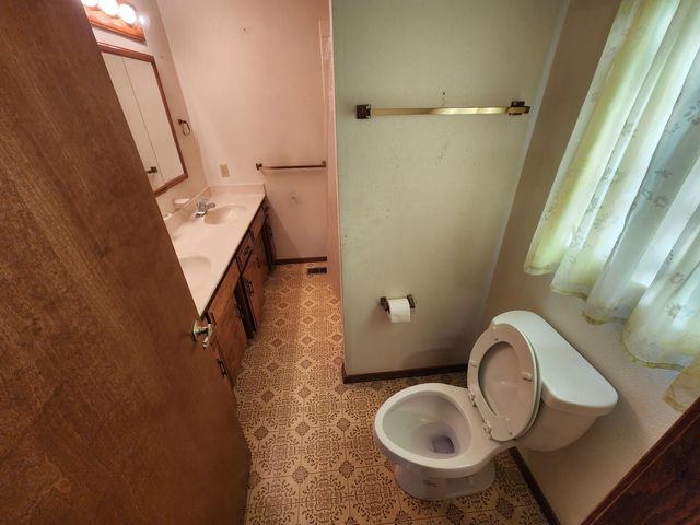 6908 Verda Vista Place, Klamath Falls, OR 97603