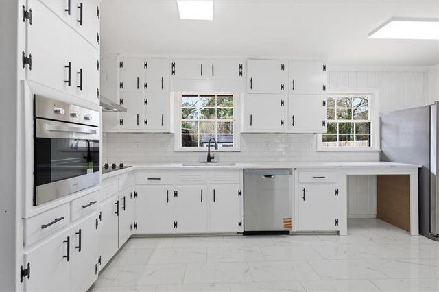 109 Edison Drive, Stockbridge, GA 30281