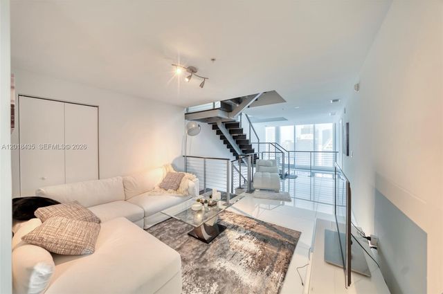 92 SW 3rd St 5203, Miami, FL 33130