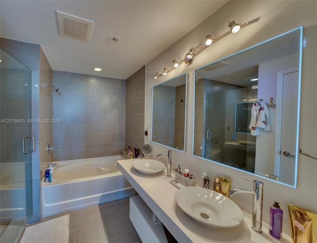 92 SW 3rd St 5203, Miami, FL 33130