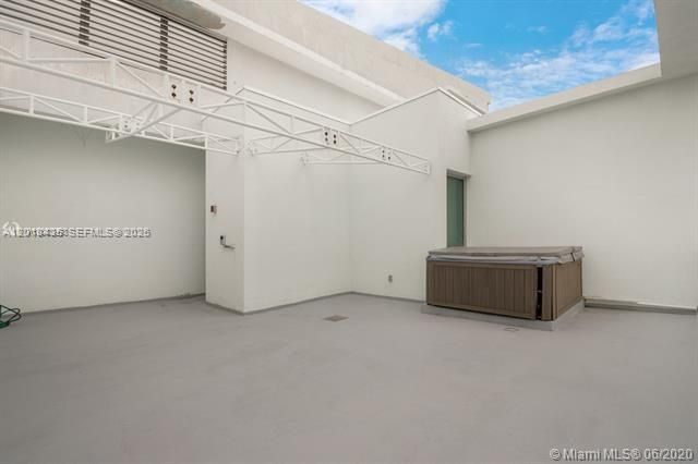 92 SW 3rd St 5203, Miami, FL 33130