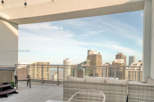 92 SW 3rd St 5203, Miami, FL 33130