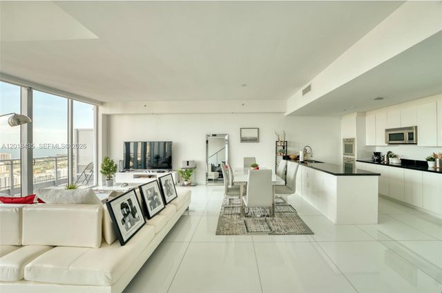 92 SW 3rd St 5203, Miami, FL 33130