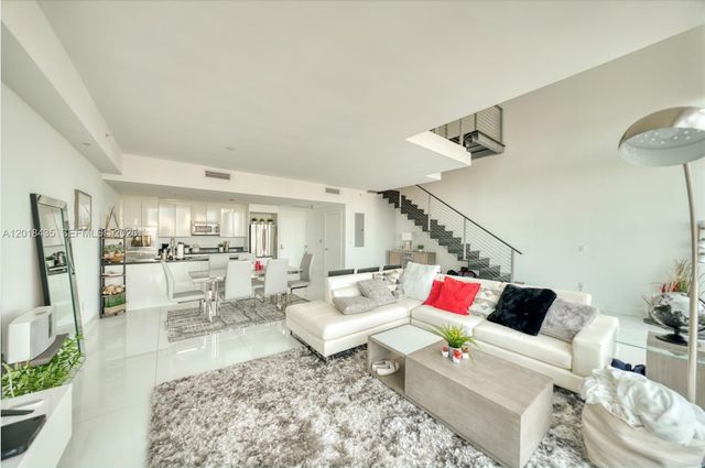 92 SW 3rd St 5203, Miami, FL 33130