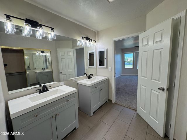 1417 E MINERAL Road, Gilbert, AZ 85234