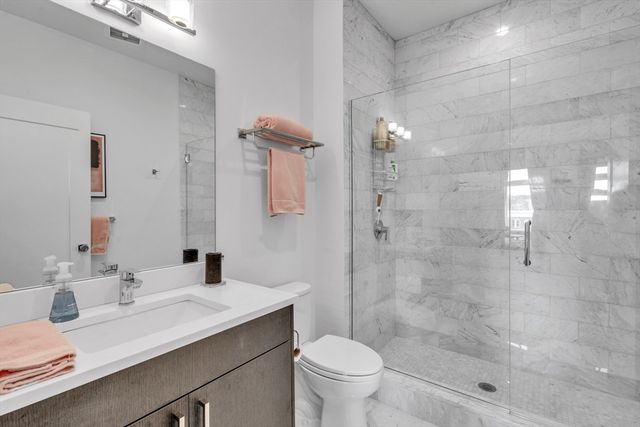 232 Old Colony Ave 504, Boston, MA 02127