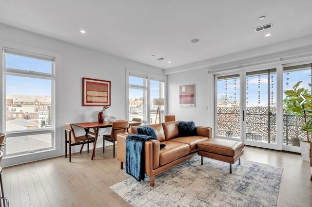232 Old Colony Ave 504, Boston, MA 02127