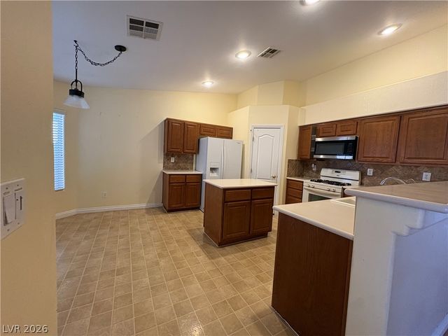 2513 Torch Avenue, North Las Vegas, NV 89081