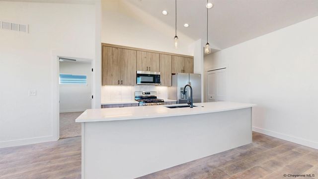 7916 WILDERNESS TRL, Cheyenne, WY 82001