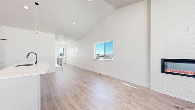 7916 WILDERNESS TRL, Cheyenne, WY 82001