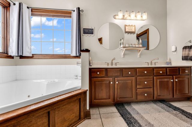 3401 Whitetail Drive W, Lexington, OH 44904