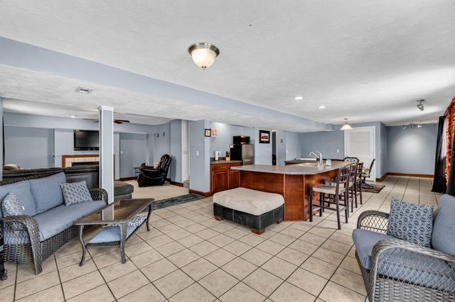 3401 Whitetail Drive W, Lexington, OH 44904