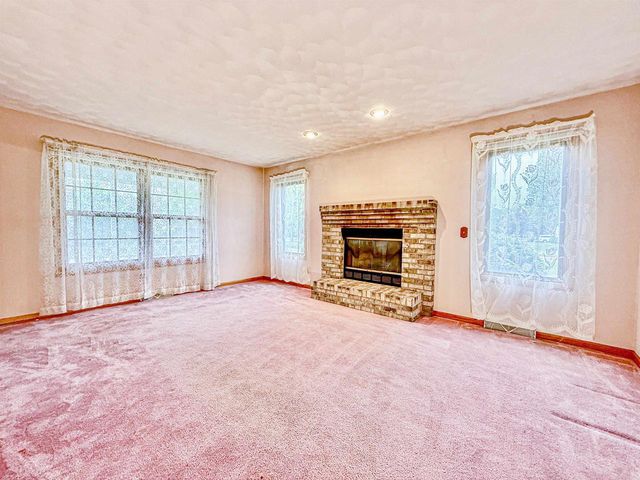1965 Rockfence Lane, Beloit, WI 53511