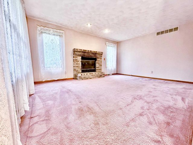 1965 Rockfence Lane, Beloit, WI 53511