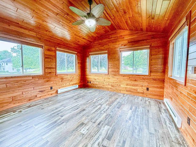 1965 Rockfence Lane, Beloit, WI 53511