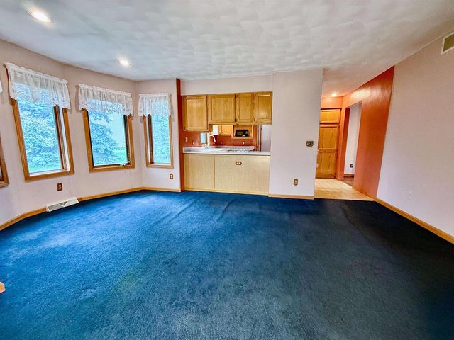 1965 Rockfence Lane, Beloit, WI 53511