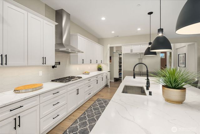 18201 17th Street E, Lake Tapps, WA 98391