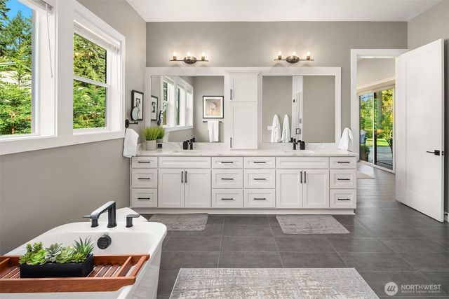 18201 17th Street E, Lake Tapps, WA 98391