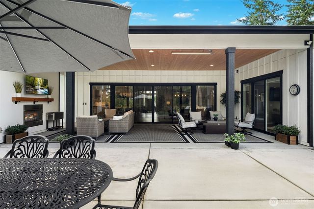 18201 17th Street E, Lake Tapps, WA 98391