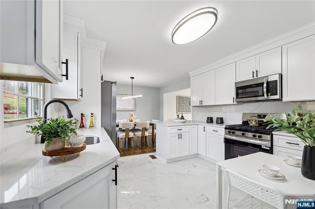 6 Van Buren Avenue, Vernon, NJ 07462