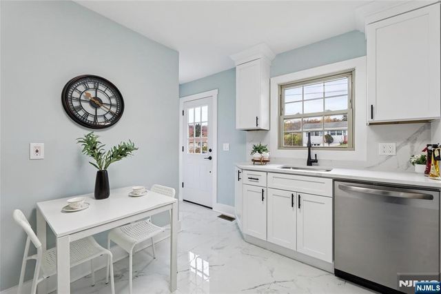 6 Van Buren Avenue, Vernon, NJ 07462