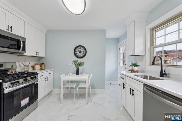 6 Van Buren Avenue, Vernon, NJ 07462