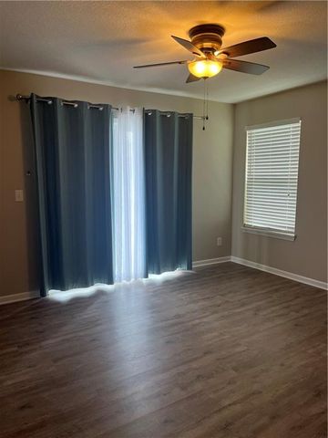 5600 NE 80th Unit 2 A Terrace, Kansas City, MO 64119
