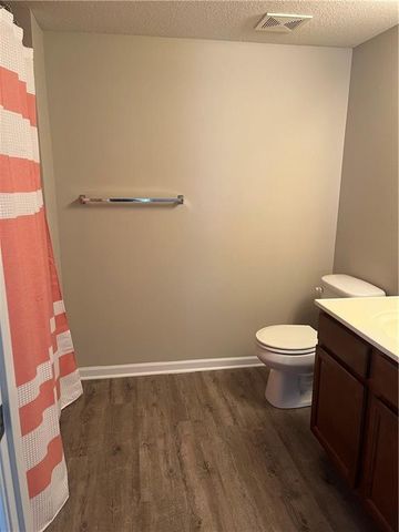 5600 NE 80th Unit 2 A Terrace, Kansas City, MO 64119