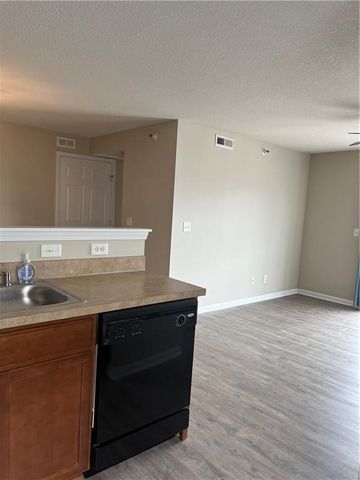 5600 NE 80th Unit 2 A Terrace, Kansas City, MO 64119