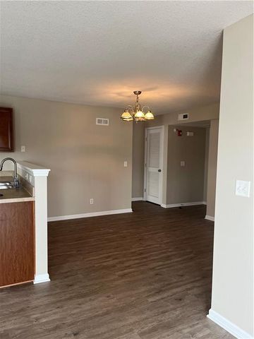 5600 NE 80th Unit 2 A Terrace, Kansas City, MO 64119