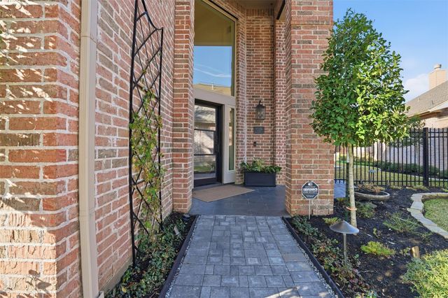 8706 Rippling Water Drive, Sugar Land, TX 77479