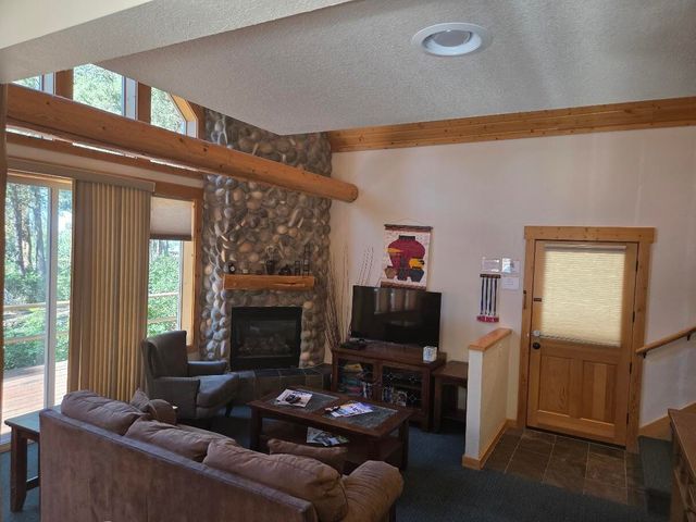 4673 Marsh Hawk Drive, Klamath Falls, OR 97601