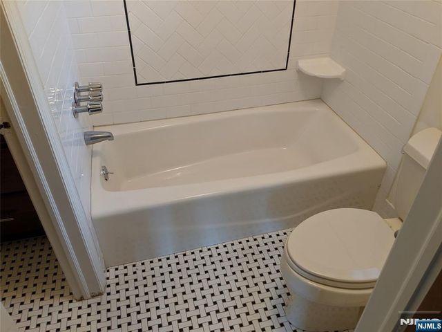 39 1 & 2 Smith, Waldwick, NJ 07463